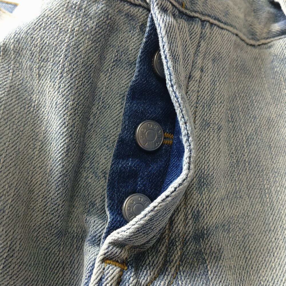 BDG Slayer Mid Rise Women's Size 31 Distressed Button Fly Cutoff Denim Shorts - Picture 7 of 8